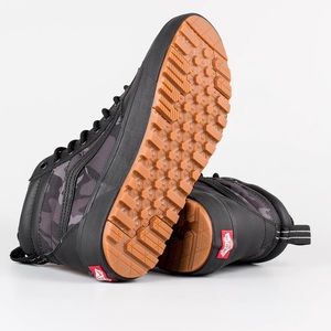 Vans MTE Sk8-Hi Camo Black 4 men 5.5 women’s